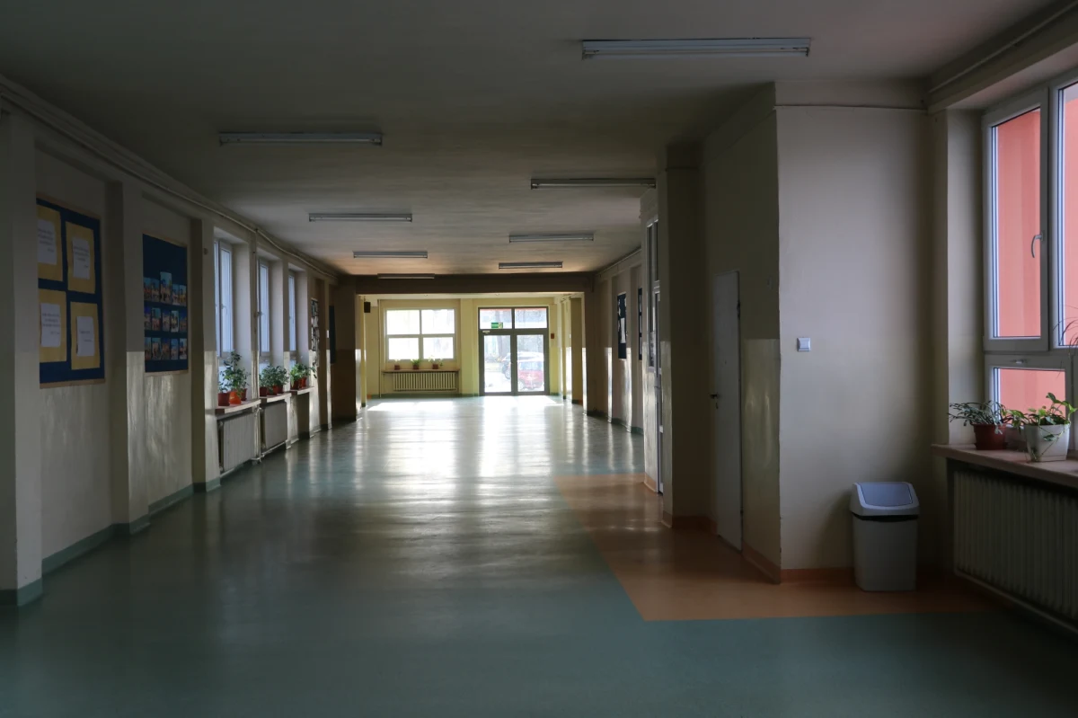 Będzie przedłużenie zamknięcia szkół - dowiedzieli się dziennikarze RMF FM. Jutro na konferencji prasowej mają to ogłosić premier Mateusz Morawiecki i minister edukacji Dariusz Piontkowski.