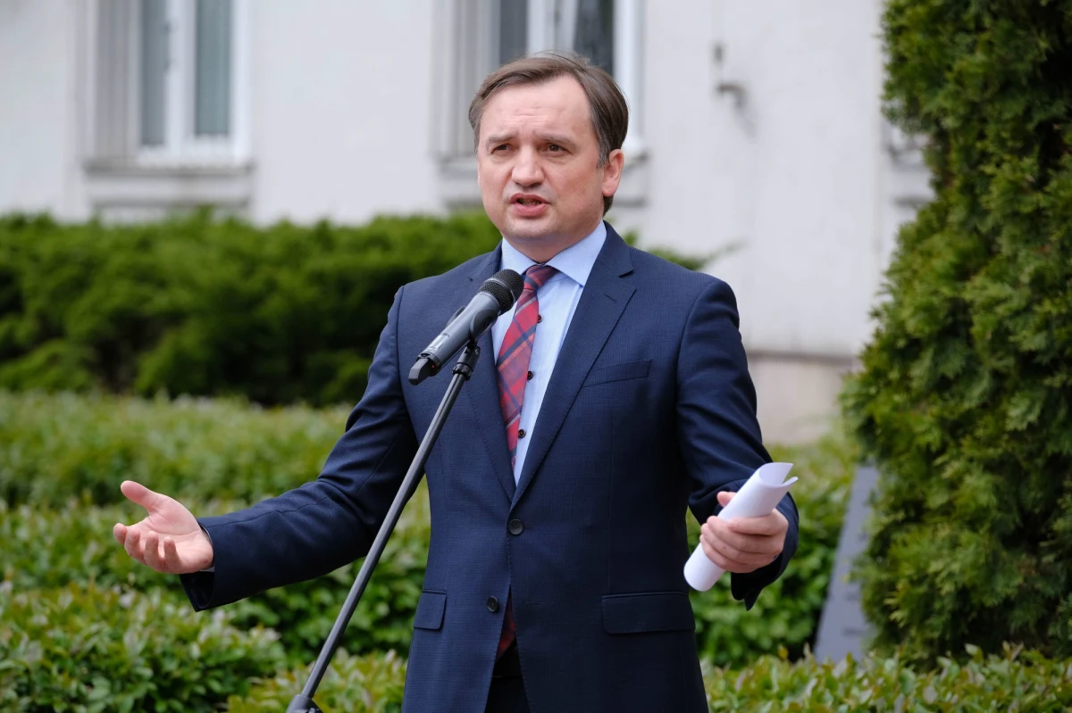 Starcie na temat stanu praworządności w Polsce między ministrem sprawiedliwości Zbigniewem Ziobro a unijnym komisarzem do spraw sprawiedliwości Didierem Reyndersem.