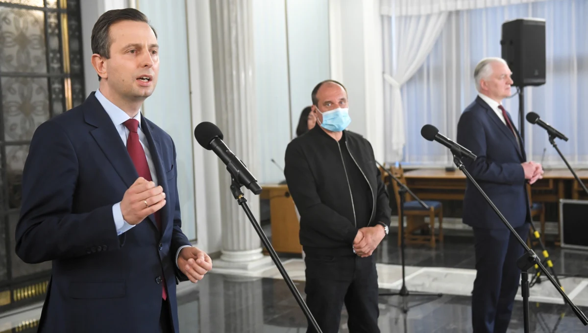 Zgadzamy się co do tego, że 10 maja nie da się przeprowadzić wyborów prezydenckich, a kompromisowym dla wszystkich terminem wyborów może się okazał sierpień - mówili po czwartkowym spotkaniu Jarosław Gowin, Władysław Kosiniak-Kamysz i Paweł Kukiz. 