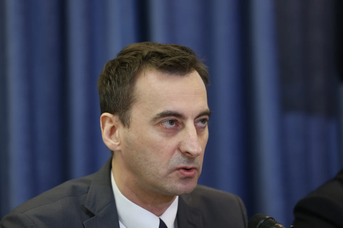 "Nastąpiło całkowite rozchwianie prokuratury, a niezależność prokuratorów stała się mitem" - mówi Mariusz Krasoń. Prokurator ze stowarzyszenia "Lex super omnia" w ten sposób skomentował losy śledztwa w sprawie spowodowania zagrożenia dla zdrowia i życia w związku z organizacją wyborów w czasie pandemii koronawirusa. Śledztwo zostało umorzone po trzech godzinach od jego wszczęcia. 