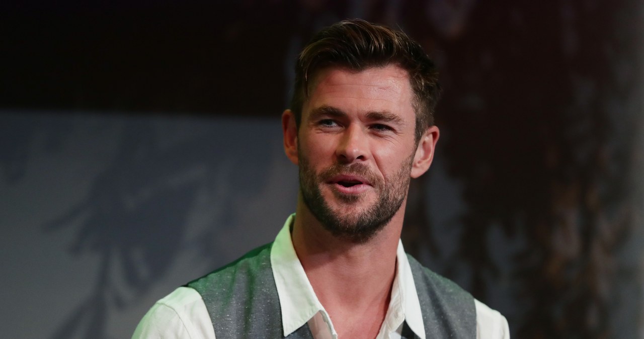 Chris Hemsworth zgodnie z zaleceniami dotyczącymi samoizolacji przebywa aktualnie w swoim domu w Australii. W programie "Jimmy Kimmel Live! (home edition)" znany z roli Thora aktor opowiedział o tym, jak mija mu czas w trakcie pandemii koronawirusa.