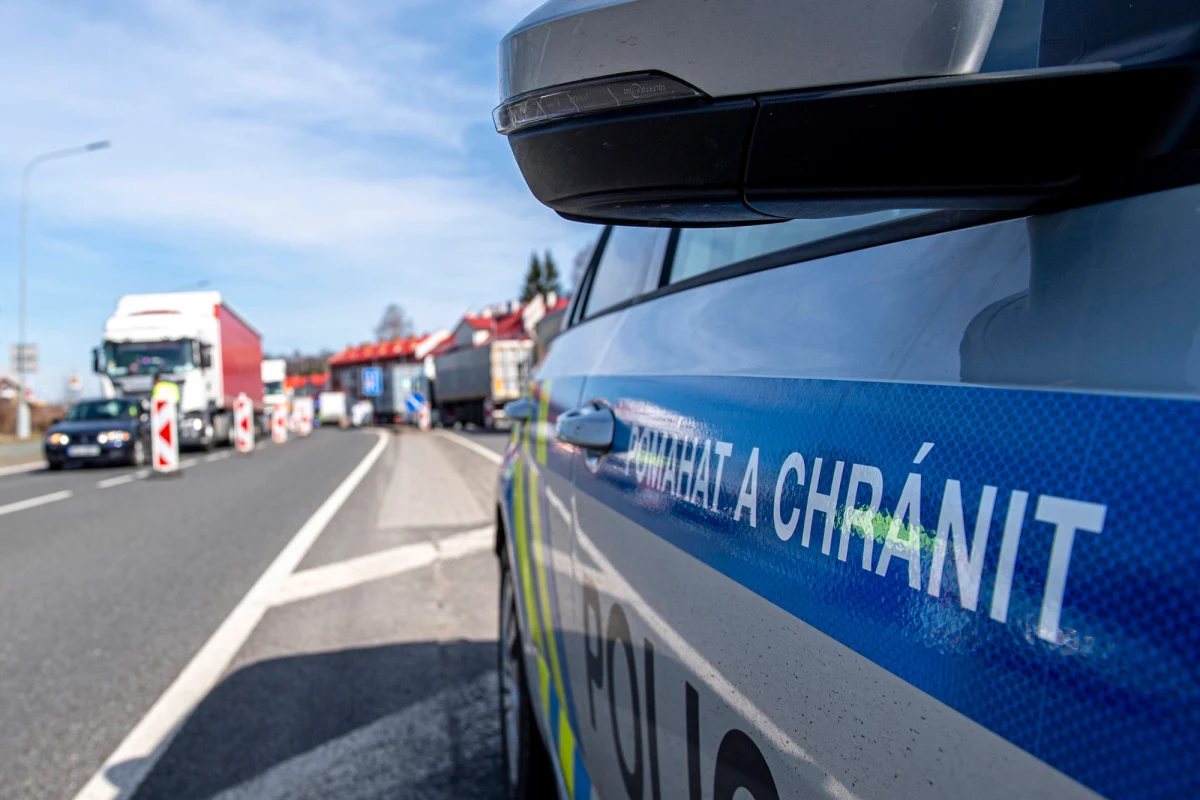 Minister zdrowia Adam Vojtiech poinformował, że odwołany został zakaz podróżowania, który obowiązywał od 12 marca. Tym samym Czesi mogą wyjeżdżać z kraju. Zmiany wymusił sąd, który uznał, że część regulacji przyjęto niezgodnie z prawem.