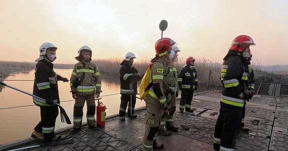 W 2018 roku polscy strażacy ruszyli z pomocą do Szwecji, gdzie pożar trawił lasy. Teraz szwedzcy strażacy chcą się odwdzięczyć Polakom: "Szwedzcy strażacy gotowi są pomóc w gaszeniu pożaru w Dolinie Biebrzy" - przekazał Johan Szymanski, szef straży pożarnej w regionie Dalarna w południowej Szwecji.