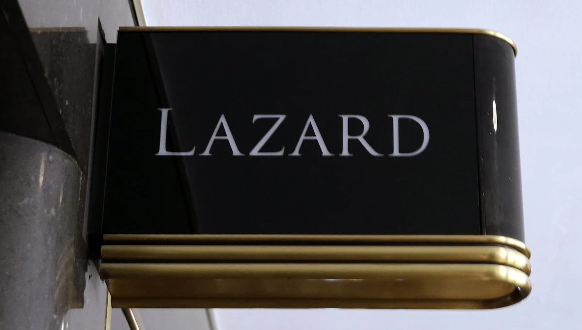 Według byłego prezesa paryskiej filii banku Lazard "banki centralne winny być na służbie państw. Kreśląc wizję wstrząsów, jakie przyniesie obecny kryzys, Matthieu Pigasse twierdzi, że dopiero teraz wkraczamy w XXI wiek i "musimy wspólnie stworzyć solidarny, długoterminowy model gospodarczy". 