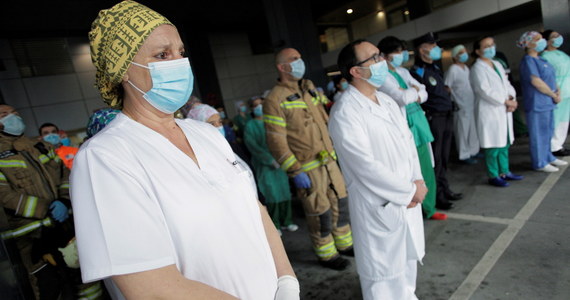 W ciągu ostatnich 24 godzin w Hiszpanii na Covid-19 zmarło 378 osób. Łącznie od początku epidemii wskutek infekcji koronawirusem odnotowano 22 902 zgonów – poinformowało w sobotę ministerstwo zdrowia tego kraju. Liczba zakażonych przekroczyła 223 tysiące.