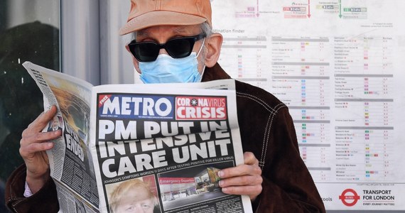 Brytyjski premier Boris Johnson powróci do pracy w poniedziałek po okresie rekonwalescencji, jaką musiał odbyć po zarażeniu się koronawirusem.. Rząd jest krytykowany za sposób reakcji na pandemię.