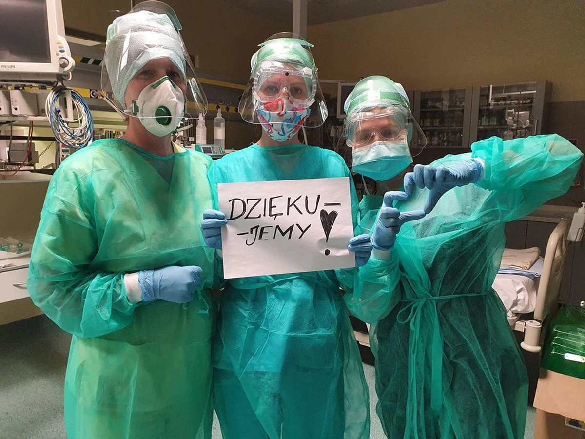 Zaczęło się od niewielkiej grupy znajomych, potem dołączyli znajomi znajomych, ich bliscy, sąsiedzi. Aż... w pewnym momencie trochę wymknęło mi się to spod kontroli - mówi nam pan Daniel, organizator charytatywnej zbiórki dla Uniwersyteckiego Szpitala Dziecięcego w Krakowie Prokocimiu. Tyle tylko, że w tym wypadku taki brak kontroli może jedynie cieszyć, bo do akcji zbierania funduszy dla krakowskiego szpitala włączają się nowe osoby, a na konto fundacji wpływają kolejne pieniądze.