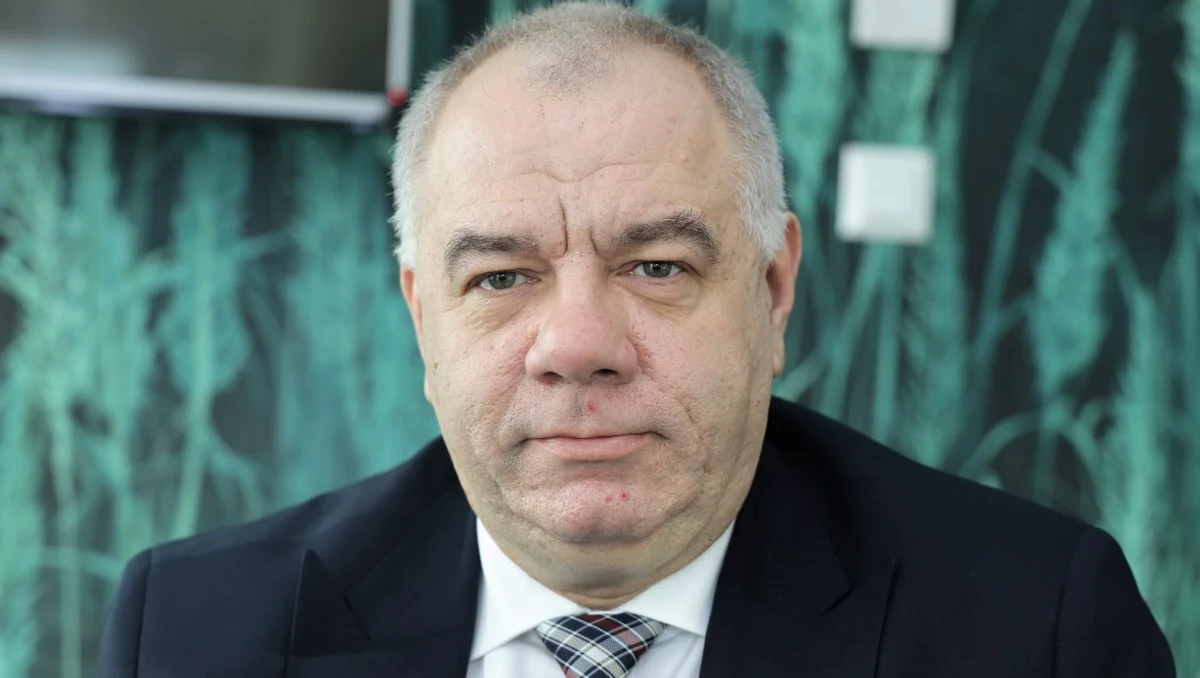 Nikt o zdrowych zmysłach nie może oczekiwać, że Poczta Polska będzie w stanie w ciągu jednego dnia przygotować się do wyborów; odpowiedzialność rządu i instytucji państwa polega na tym, by dzisiaj się do tych wyborów przygotowywać - powiedział w niedzielę wicepremier Jacek Sasin.