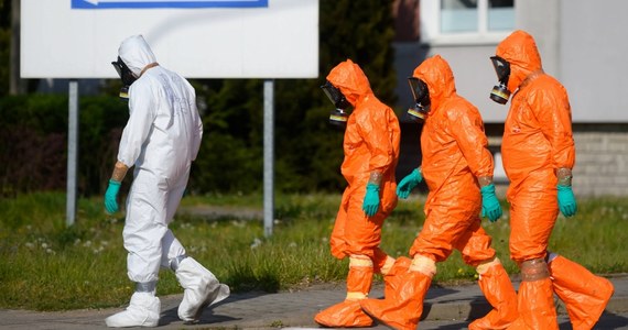 Ministerstwo Zdrowia w poniedziałek poinformowało w sumie o 285 nowych przypadkach zakażeń w Polsce. Zmarło kolejne 27 osób. Tym samym liczba zakażonych koronawirusem wzrosła do 11 902. 562 z nich zmarły. 