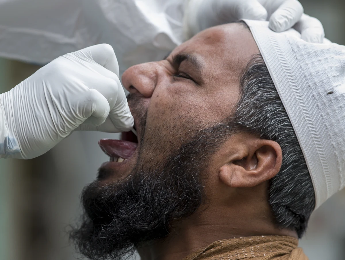 Liczba zgonów z powodu koronawirusa na całym świecie może być nawet o 60 proc. wyższa niż wynika to z oficjalnych statystyk, szacuje w poniedziałek brytyjski dziennik "Financial Times".