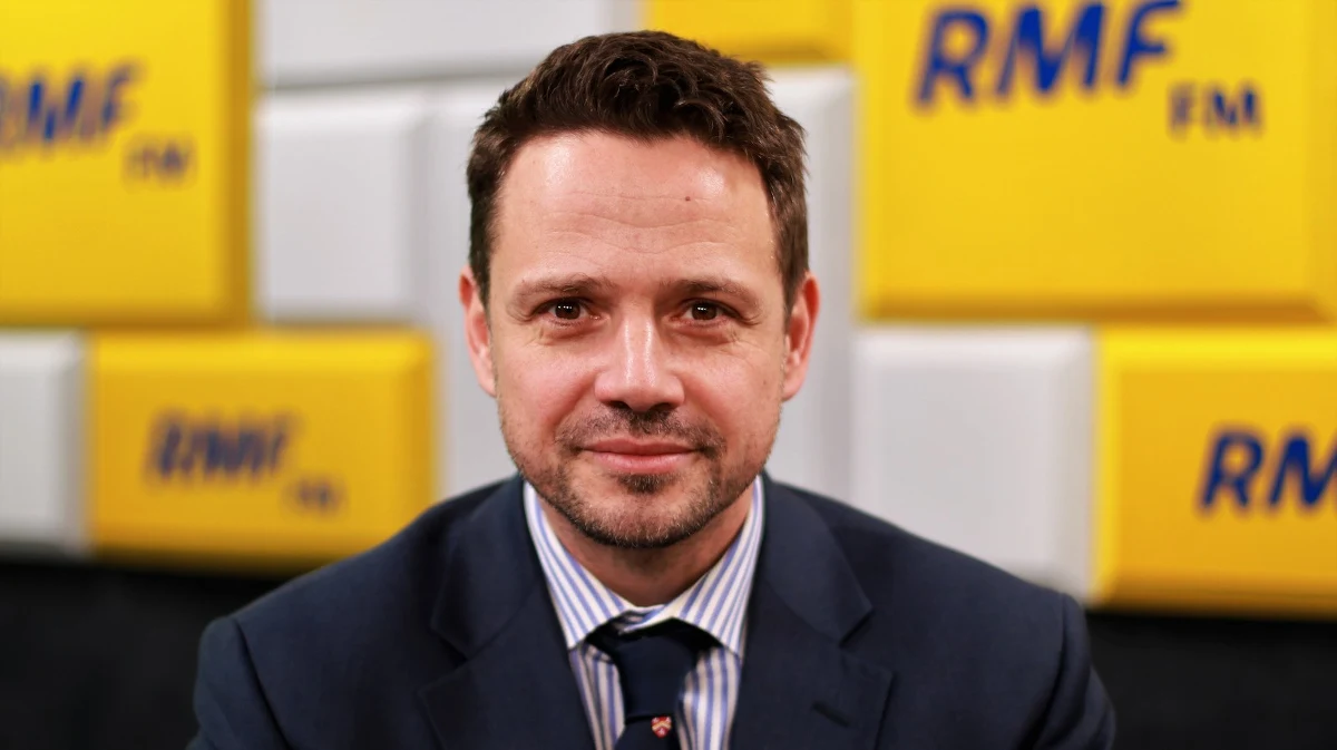 „Ja w tym momencie zdejmuję kapelusz partyjny. To nie jest stanowisko Trzaskowskiego, czy Jaśkowiaka, którzy mają jasną przynależność partyjną. To jest stanowisko wszystkich korporacji samorządowych – nie ma dzisiaj podstaw prawnych, żeby wydawać poczcie jakiekolwiek dane” – tak o organizacji wyborów korespondencyjnych mówił w Porannej rozmowie w RMF FM prezydent Warszawy Rafał Trzaskowski. Przyznał także, że obecnie najważniejszym jest powstrzymanie rządzącego Prawa i Sprawiedliwości od organizacji "farsy wyborów, które nie będą ani tajne, ani powszechne".