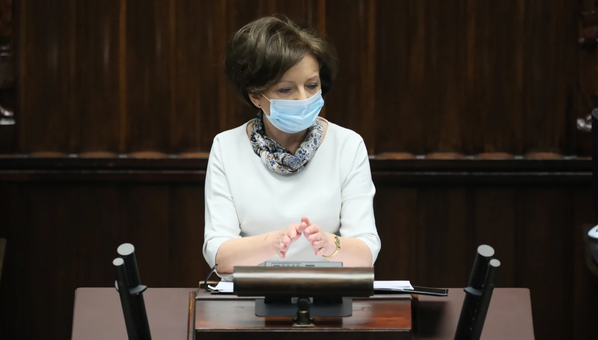 Bezpieczeństwo i ochrona pracowników jest naszym priorytetem - podkreśliła w rozmowie z PAP minister rodziny, pracy i polityki społeczne Marlena Maląg. Zapewniła jednocześnie, że nowe zmiany w tarczy antykryzysowej nie sprawią, że ktokolwiek straci. 