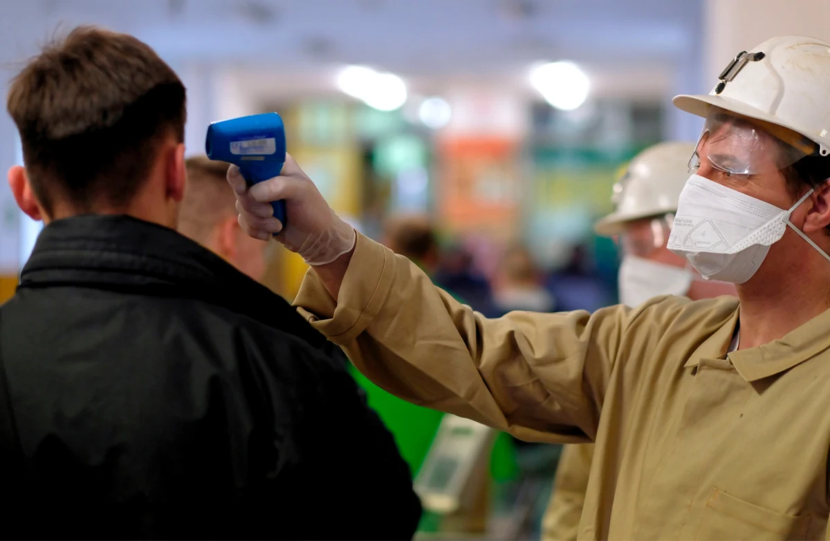 Do 152 wzrosła liczba potwierdzonych przypadków koronawirusa wśród pracowników Polskiej Grupy Górniczej (PGG). Liczba osób objętych kwarantanną przekroczyła tysiąc. Nadal dwie należące do spółki kopalnie nie prowadzą z tego powodu wydobycia węgla.