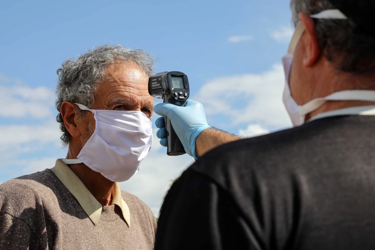 Wśród ofiar choroby COVID-19 wywoływanej przez nowego koronawirusa ok. 60 proc. stanowią mężczyźni. Odpowiedzialne za to mogą być różnice w funkcjonowaniu układu odporności u obu płci – wynika z badań, które cytuje serwis ScienceNews.