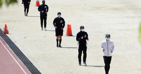 Korea Południowa zgłosiła cztery nowe przypadki koronawirusa, ale wszystkie dotyczą osób, które przybyły z zagranicy. Po raz pierwszy od 72 dni nie wykryto w ciągu doby żadnej nowej infekcji lokalnej - podkreśla południowokoreańska agencja prasowa Yonhap. 