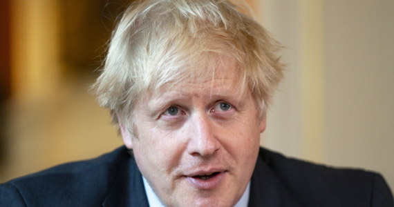 ​Wielka Brytania minęła już szczyt zgonów z powodu koronawirusa - powiedział w czwartek po południu premier Boris Johnson. Zapowiedział, że w przyszłym tygodniu rząd oceni, czy można dokonać złagodzenia wprowadzonych ograniczeń.