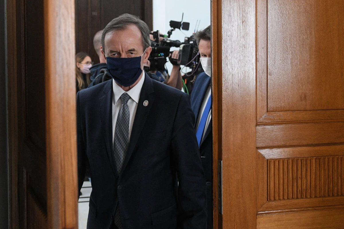 ​Marszałek Senatu Tomasz Grodzki zaznaczył, że jeśli wybory miałyby się odbyć w maju, to mogłoby to być 23 maja "w formie, która wypełnia kryteria demokratyczne". Podkreślił jednocześnie, że najlepszym terminem byłby koniec sierpnia lub początek września.