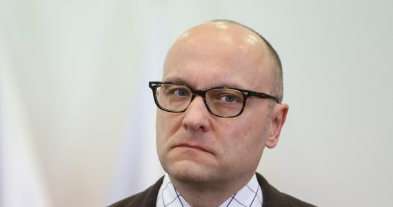 Podejmuję się w tym trudnym czasie zaszczytnej funkcji kierowania Sądem Najwyższym, deklarując jej wykonywanie zgodnie ze standardami niezależności, rzetelności oraz z dbałością o najwyższe standardy funkcjonowania wymiaru sprawiedliwości - oświadczył sędzia Kamil Zaradkiewicz. Od dziś Zaradkiewicz wykonuje obowiązki I prezesa SN. 