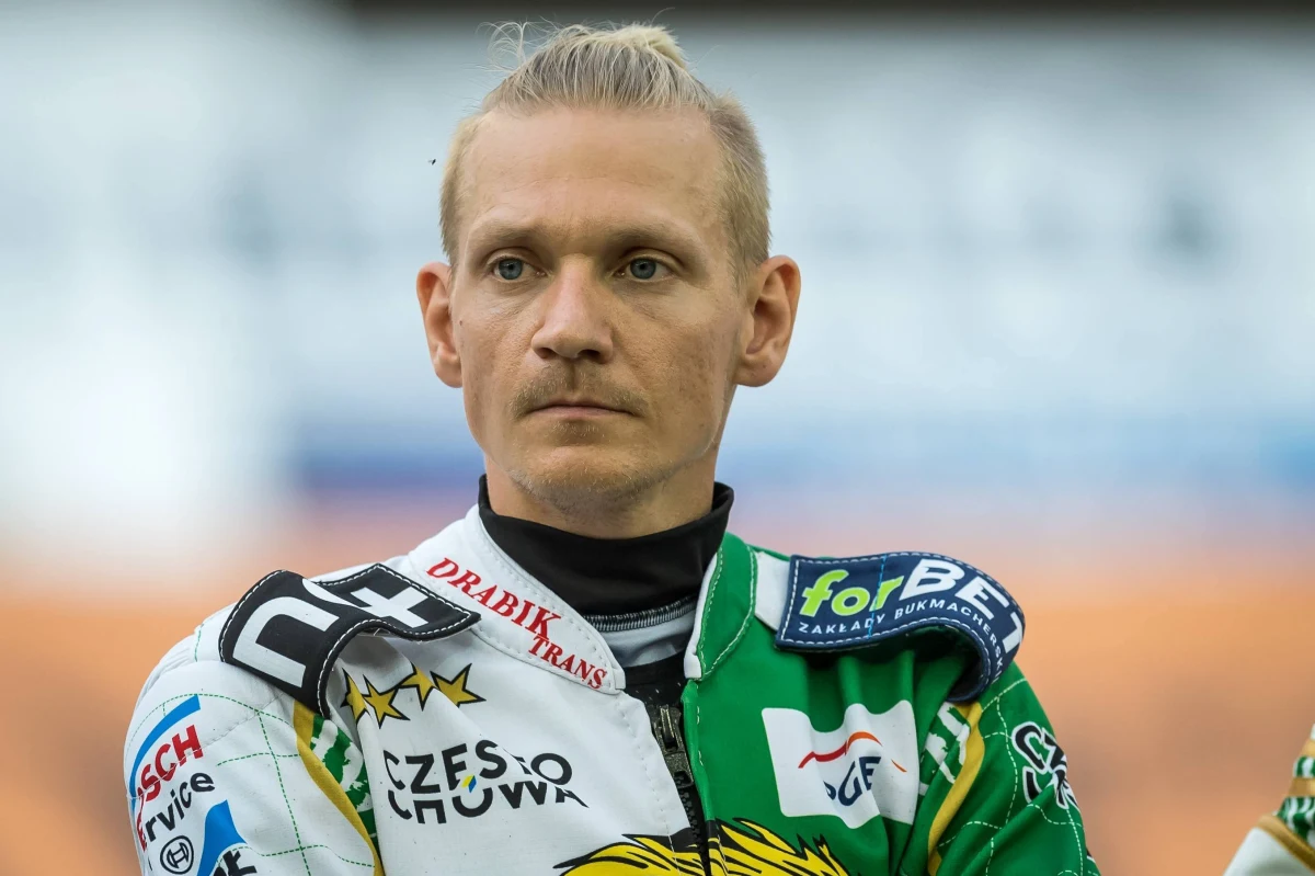 Szwedzka federacja sportów motorowych (SVEMO) wydała swoim żużlowcom zakaz startu w polskiej lidze ze względu na polskie przepisy dotyczące 14-dniowej kwarantanny, która uniemożliwia podróże i w ten sposób starty w Szwecji. Jest też odpowiedzią na wydany przez PZMot zakaz wyjazdu z Polski zawodników startujących w polskiej lidze.