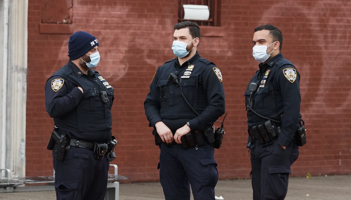 O 1883 powiększył się w ciągu doby bilans ofiar śmiertelnych epidemii koronawirusa w Stanach Zjednoczonych - wynika z najnowszych danych Uniwersytetu Johnsa Hopkinsa w Baltimore. Od jej początku na Covid-19 zmarło w USA ponad 64,7 tys. osób.