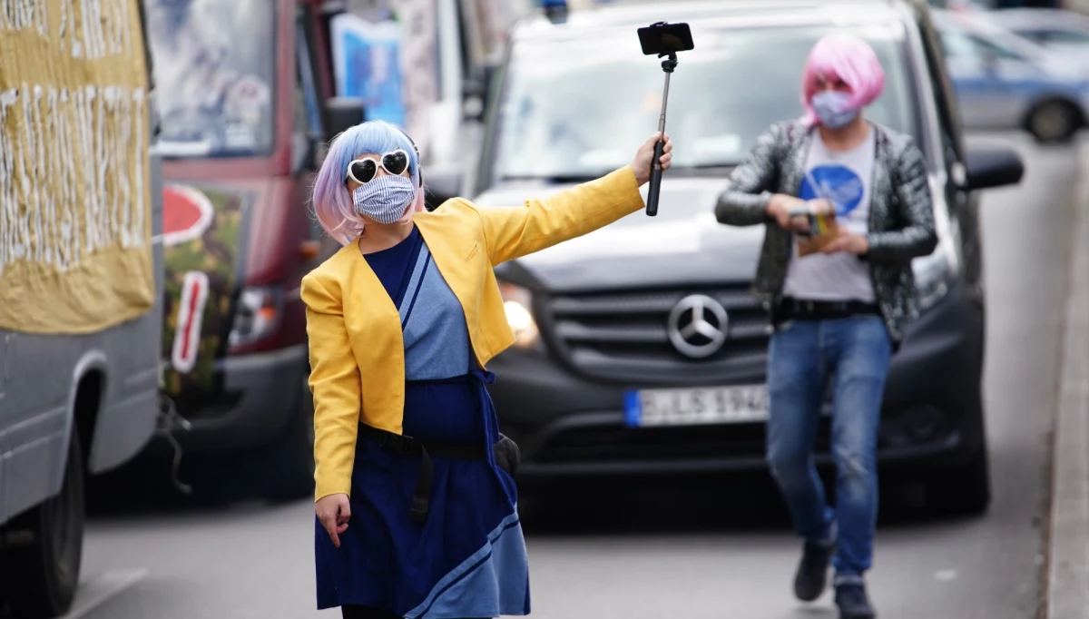 945 nowych zakażeń koronawirusem w ciągu doby w Niemczech - poinformował Instytut imienia Roberta Kocha w Berlinie. 94 zarażone osoby zmarły. Całkowita liczba zakażonych wzrosła do 161 703 przypadków, a zmarłych do 6575.