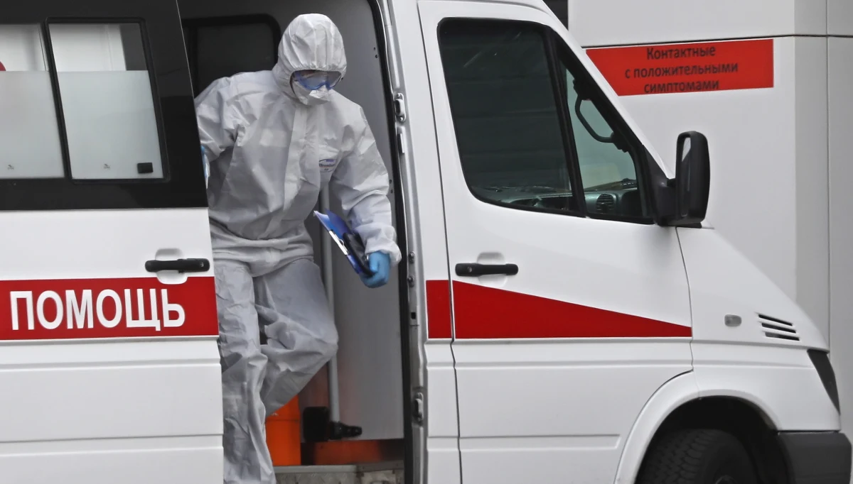 W Rosji w ciągu ostatniej doby liczba zgonów z powodu Covid-19 zmniejszyła się, zmarło 57 osób - podał w sobotę sztab kryzysowy. Jednocześnie wykryto aż 9623 nowe zakażenia, co stanowi rekord od początku epidemii i wzrost o 21,3 proc. w porównaniu z piątkiem.