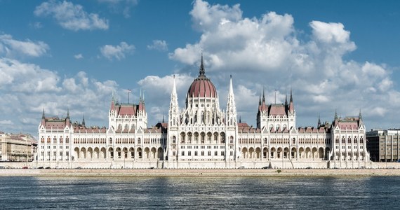 Obywatele sześciu państw, w tym Polski, mogą wjeżdżać na teren Węgier w celach biznesowych. Dekret rządowy tej treści został opublikowany w Monitorze Węgierskim.