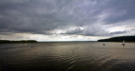 Tragedia na jeziorze Dargin między Giżyckiem i Węgorzewem. Odkryto tam ciała dwóch mężczyzn - poinformowała Agnieszka Filipska z policji w Węgorzewie.