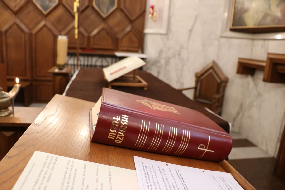 Do uczestnictwa w mszach i nabożeństwach w kościołach zachęcają biskupi po zakończonych obradach Rady Stałej Konferencji Episkopatu Polski na Jasnej Górze. Zastrzegają, że nadal muszą być przestrzegane ograniczenia sanitarne związane z epidemią koronawirusa.