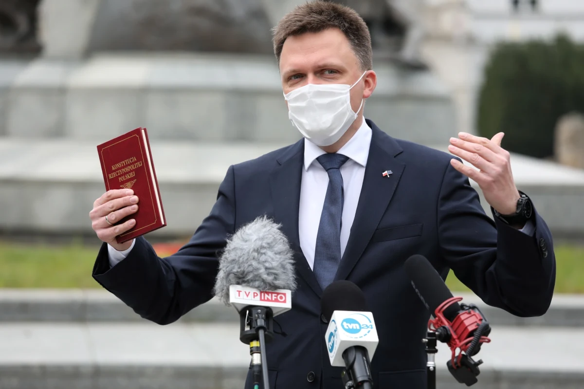 "Jesteśmy na progu najważniejszego tygodnia dla polskiej demokracji od 30 lat, tygodnia, w którym okaże się, czy Polska pozostanie wolnym, demokratycznym krajem, czy wykona duży krok w stronę dyktatury" - powiedział w niedzielę niezależny kandydat na prezydenta Szymon Hołownia.