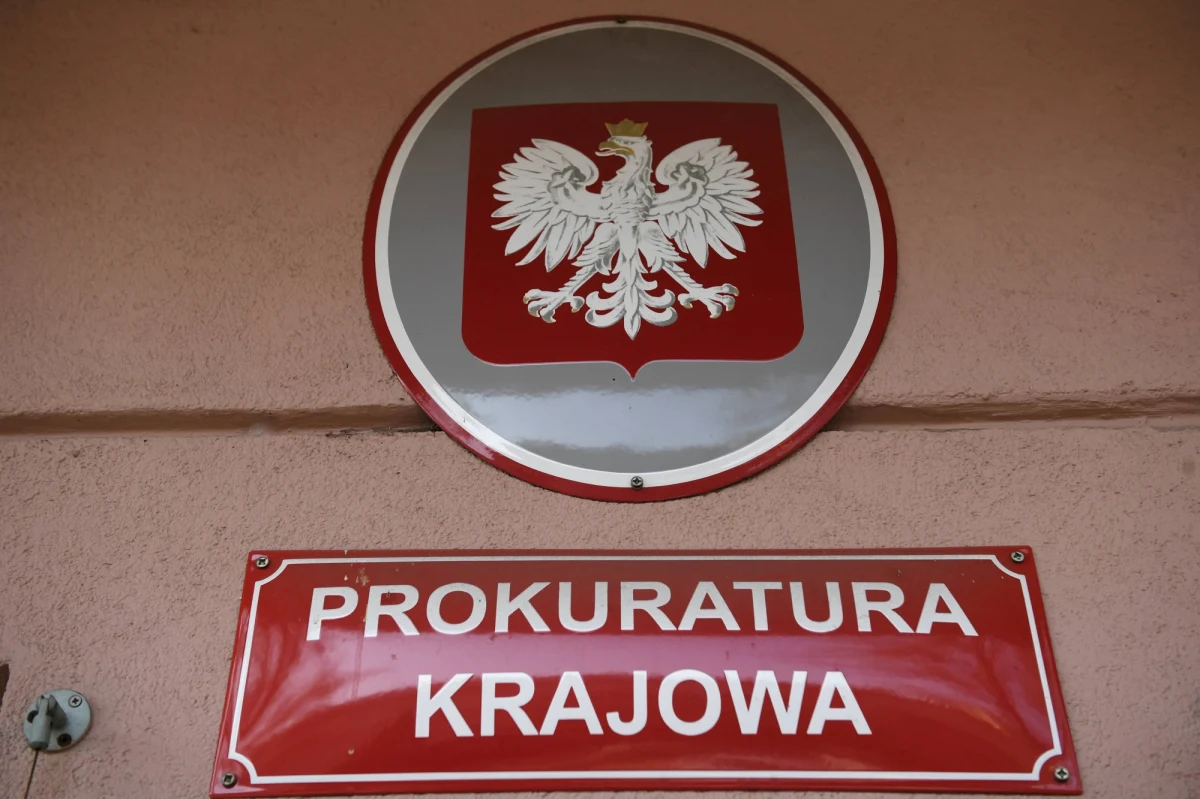Kolejny akt oskarżenia w sprawie tzw. „warszawskiej reprywatyzacji”. Prokuratura Regionalna we Wrocławiu już ósmy akt oskarżenia przeciwko Antoniemu F. - byłemu prezesowi reaktywowanej spółki Towarzystwo Przemysłowe Zakładów Mechanicznych Lilpop, Rau i Loewenstein. Zarzucono mu oszustwo i pranie brudnych pieniędzy. Oskarżonemu grozi kara do 8 lat pozbawienia wolności.