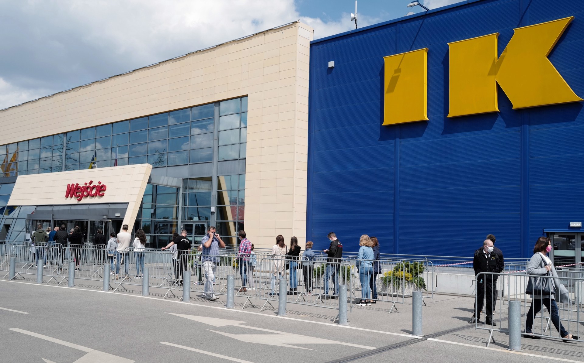 Ikea Ponownie Otwarta Efekt Gigantyczna Kolejka Rmf 24