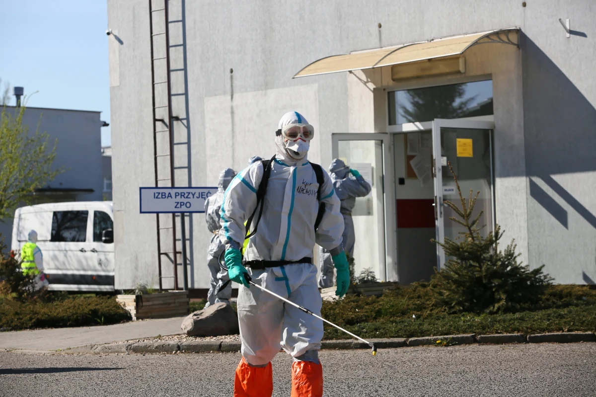 Wolontariusze i medycy gotowi wesprzeć personel Domu Pomocy Społecznej w Kaiszu - pilnie poszukiwani. 22 pracowników, wspieranych przez kilkunastu wolontariuszy, pracuje na skraju wyczerpania. W połowie kwietnia w ośrodku potwierdzono duże ognisko koronawirusa. 