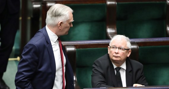 Jeśli posłowie Porozumienia zagłosują w Sejmie przeciw ustawie o głosowaniu korespondencyjnym będą musieli opuścić klub parlamentarny Prawa i Sprawiedliwości oraz Zjednoczoną Prawicę - powiedział PAP szef Komitetu Wykonawczego PiS Krzysztof Sobolewski.