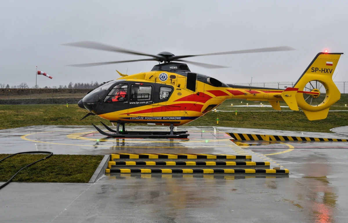 Pięć śmigłowców Lotniczego Pogotowia Ratunkowego będzie wyposażonych w aparaturę ECMO. Jak dowiedział się reporter RMF FM, szefostwo LPR nawiązało właśnie współpracę z pięcioma ośrodkami w Polsce, które mają ten specjalistyczny sprzęt, ratujący życie pacjentom z ostrą niewydolnością oddechową. 
