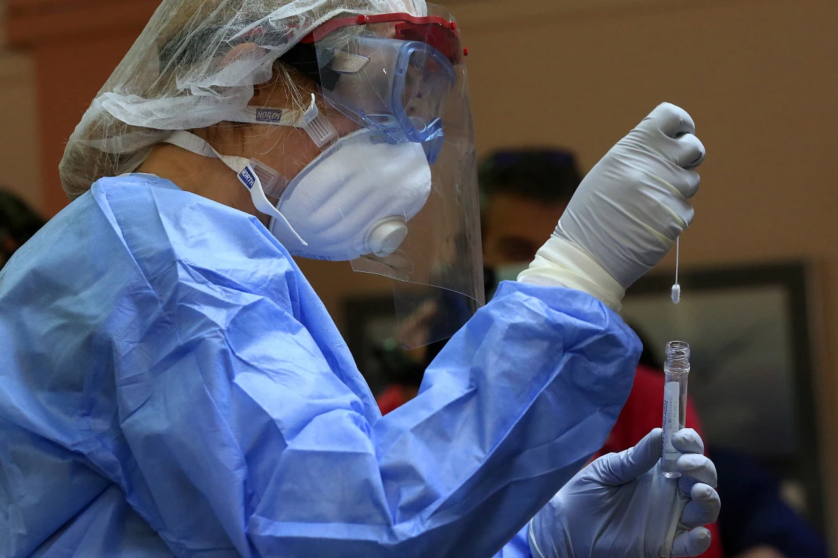 Szpital w Katowicach-Murckach zamknięty do odwołania. U 16 osób z personelu i 14 pacjentów testy potwierdziły obecność koronawirusa. Placówka wstrzymała przyjęcia.