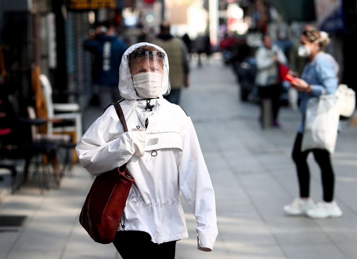 O 693 wzrosła w ciągu doby liczba zgonów z powodu koronawirusa w Wielkiej Brytanii, co oznacza, że łączna liczba ofiar śmiertelnych epidemii w tym kraju wynosi już 29427 - poinformował w poniedziałek po południu minister spraw zagranicznych Dominic Raab.