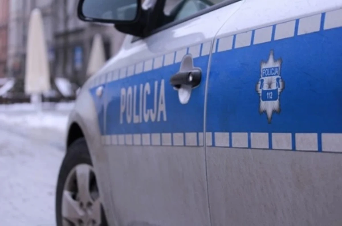 Nurkowie wyłowili ciało mężczyzny, który po południu wypadł z łódki do jeziora Ublik Wielki. Ofiara wypadku to policjant z Warszawy.