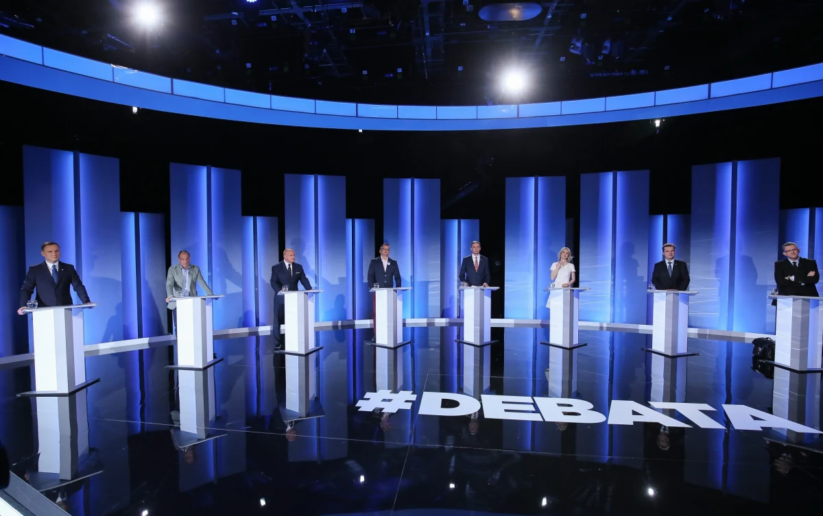 Wieczorem na antenie Telewizji Polskiej ma odbyć się debata z udziałem kandydatów na prezydenta. Część sztabów wyborczych zwróciła się o jej przełożenia- w tym samym czasie w Sejmie będą trwały kluczowe głosowania, a troje z kandydatów to posłowie opozycji.