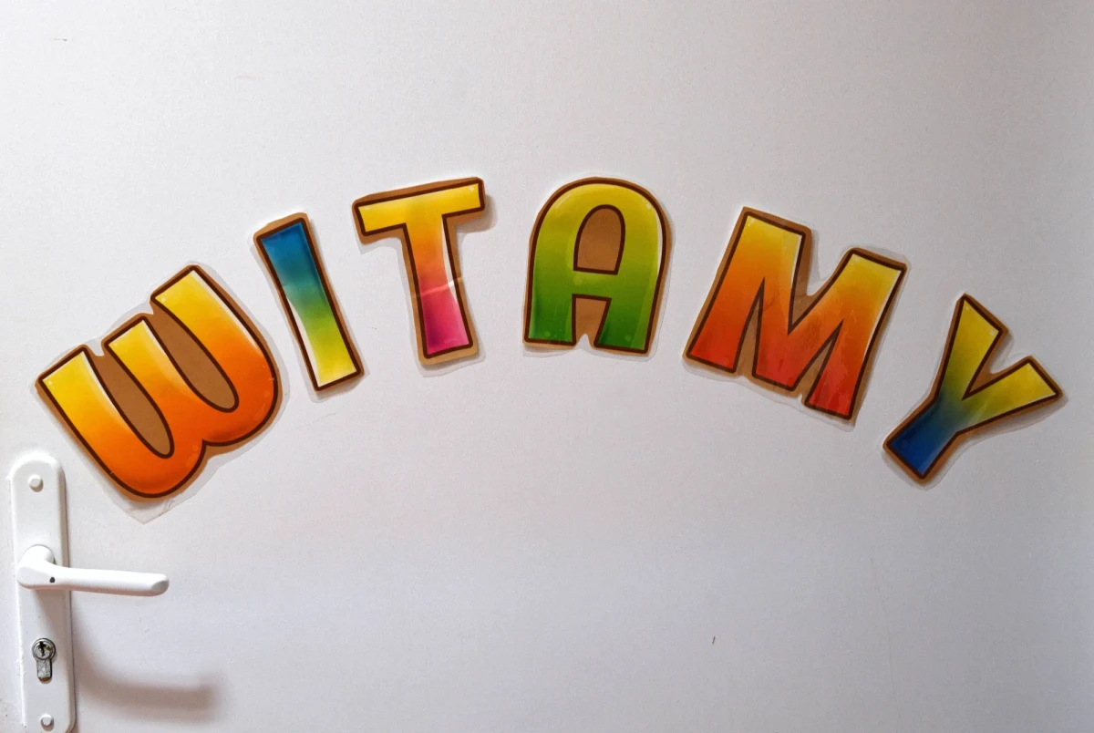 Warszawa ustaliła wstępną datę otwarcia przedszkoli i żłobków na 18 maja. Warunkiem jest uszczegółowienie wytycznych sanitarnych oraz dostosowanie żłobków i przedszkoli, byśmy mogli zapewnić bezpieczeństwo dzieciom i pracownikom - przekazał stołeczny ratusz.