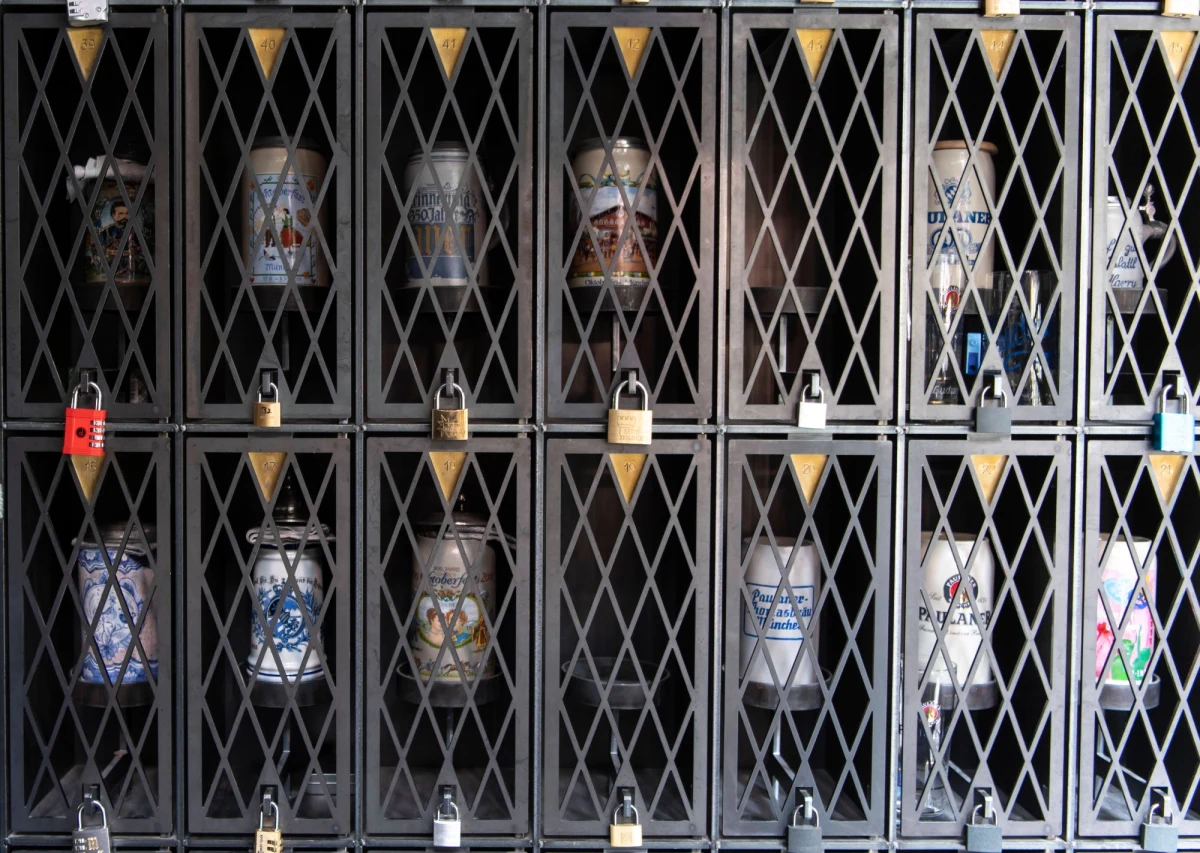 10 mln litrów przeterminowanego piwa, którego nie wypili konsumenci z powodu ograniczeń wprowadzonych w związku z pandemią koronawirusa, trafi do utylizacji - poinformował w środę francuski związek piwowarów Brasseurs de France.