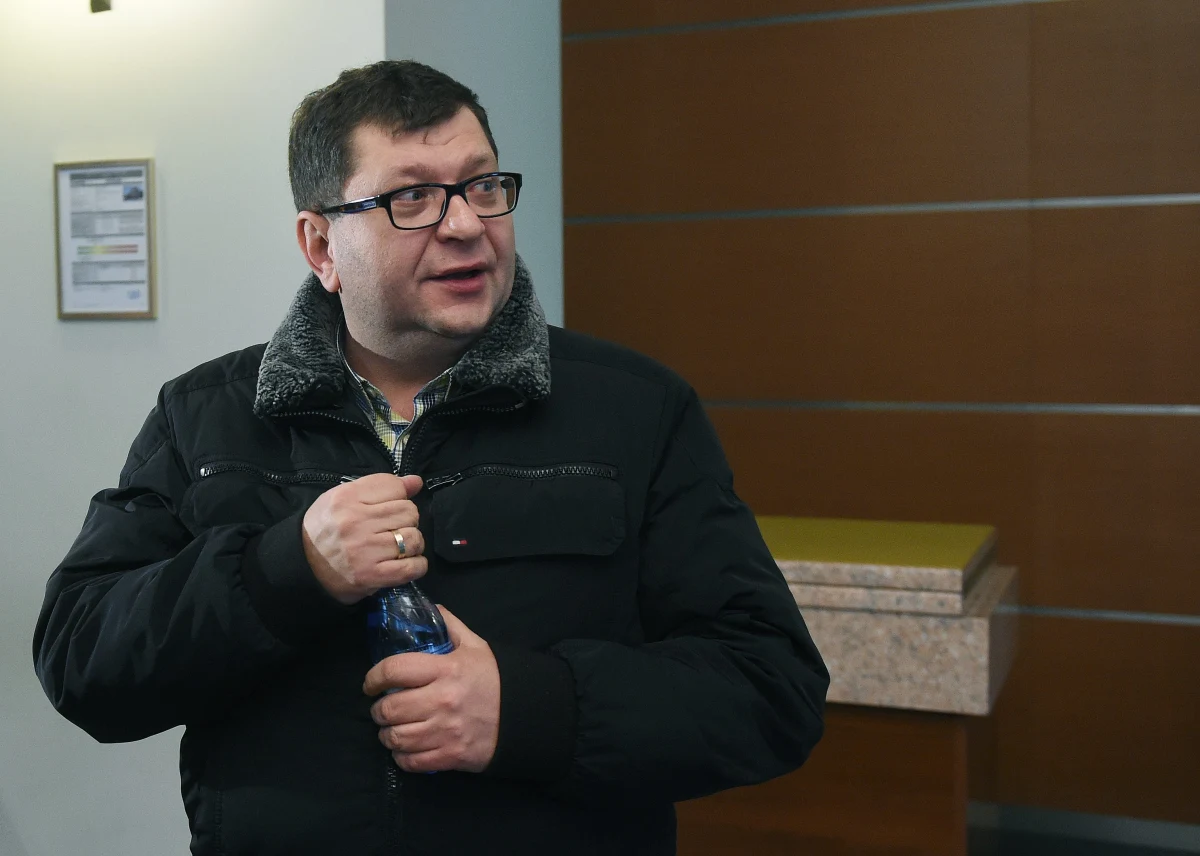 Po zażaleniu prokuratora warszawski sąd okręgowy orzekł warunkowy areszt wobec Zbigniewa Stonogi. "W związku z tym podejrzany został zatrzymany i w tej chwili jest wobec niego stosowany areszt" - powiedział rzecznik Prokuratury Okręgowej Warszawa-Praga prok. Marcin Saduś.