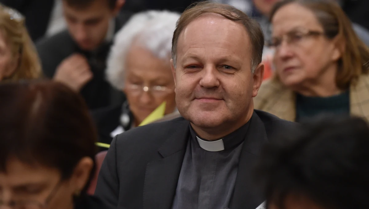 Prokuratura umorzyła postępowanie toczące się w związku z nielegalnie podsłuchaną rozmową księdza Kazimierza Sowy, który miał się w niej powoływać na wpływy w ministerstwie infrastruktury i rozwoju w sprawie odszkodowania za wywłaszczenie w Krakowie.