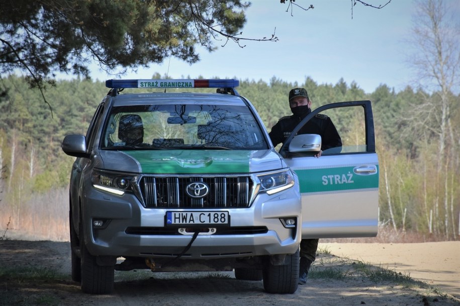 Nielegalny imigrant zginął podczas próby przejścia polskiej granicy. Złapano jego towarzyszy