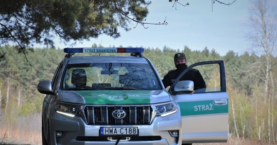 13 nielegalnych imigrantów z Bangladeszu i Indii złapali funkcjonariusze polskiej i słowackiej Straży Granicznej w Bieszczadach. Jeden z imigrantów zmarł, drugiemu pomocy udzielała słowacka Horska Służba. 