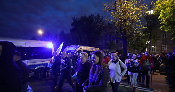 Miasteczko protestujących w Warszawie przedsiębiorców zostało w nocy zlikwidowane. Po godzinie 2:00 stołeczni policjanci zatrzymali prewencyjnie wszystkie osoby, które protestowały przed kancelarią premiera.