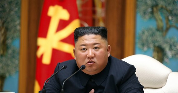 Przywódca Korei Północnej Kim Dzong Un pogratulował prezydentowi Chin Xi Jinpingowi sukcesu w walce z koronawirusem - poinformowała oficjalna północnokoreańska agencja prasowa KCNA.