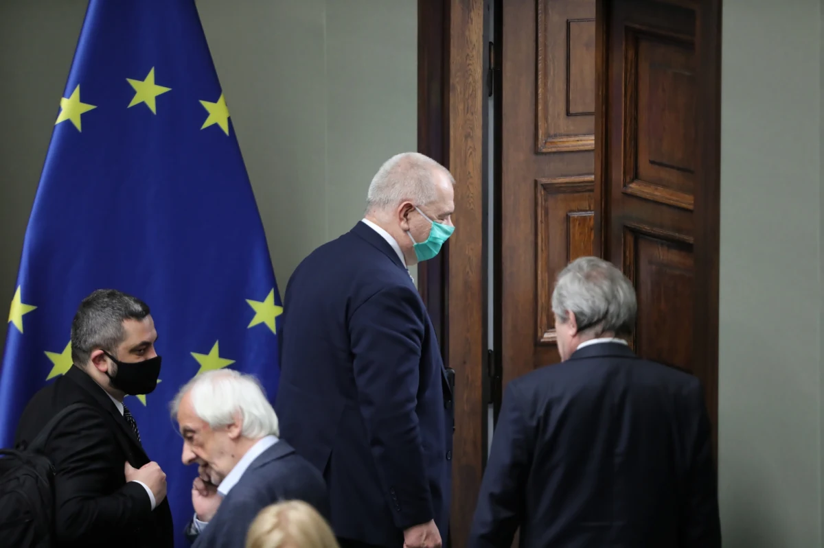 Klub Koalicji Obywatelskiej złoży w Sejmie wniosek o wotum nieufności dla wicepremiera, ministra aktywów państwowych Jacka Sasina - poinformował w piątek lider PO Borys Budka. W jego ocenie Sasin, przygotowując wybory prezydenckie, naraził skarb państwa na olbrzymie straty.