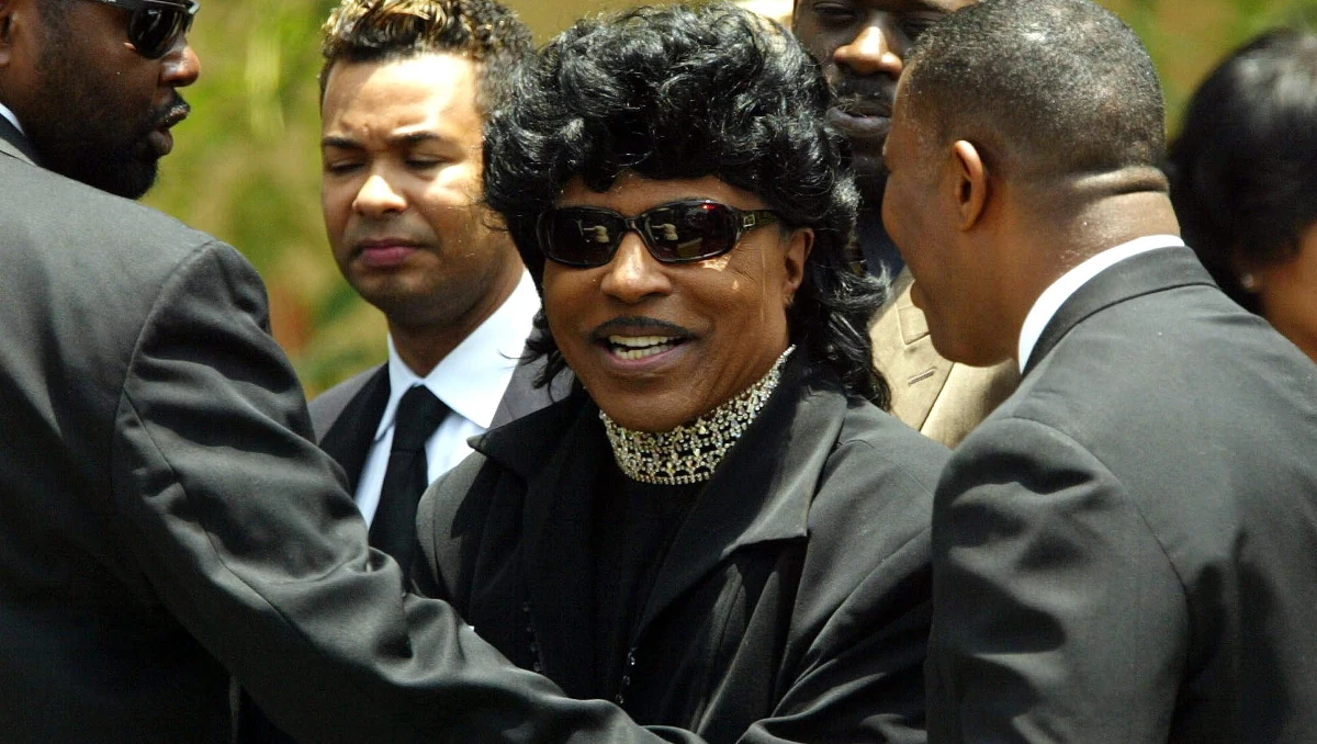 Little Richard, piosenkarz, pianista i pastor, uważany za jednego z pionierów rock and rolla, zmarł w sobotę w wieku 87 lat - poinformował na swojej stronie internetowej magazyn "Rolling Stone", powołując się na syna artysty.