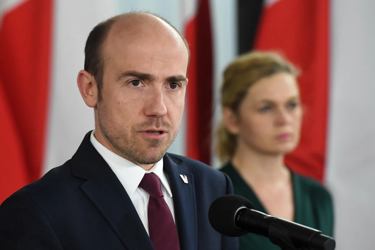 Złożenie w poniedziałek projektu nowelizacji Kodeksu wyborczego, który zapewni przeprowadzenie wyborów przez Państwową Komisję Wyborczą w trybie mieszanym, zapowiedział w niedzielę lider PO Borys Budka. Jak przypomniał - Koalicja Obywatelska przedstawiła wcześniej propozycje dotyczące wprowadzenia stanu klęski żywiołowej.